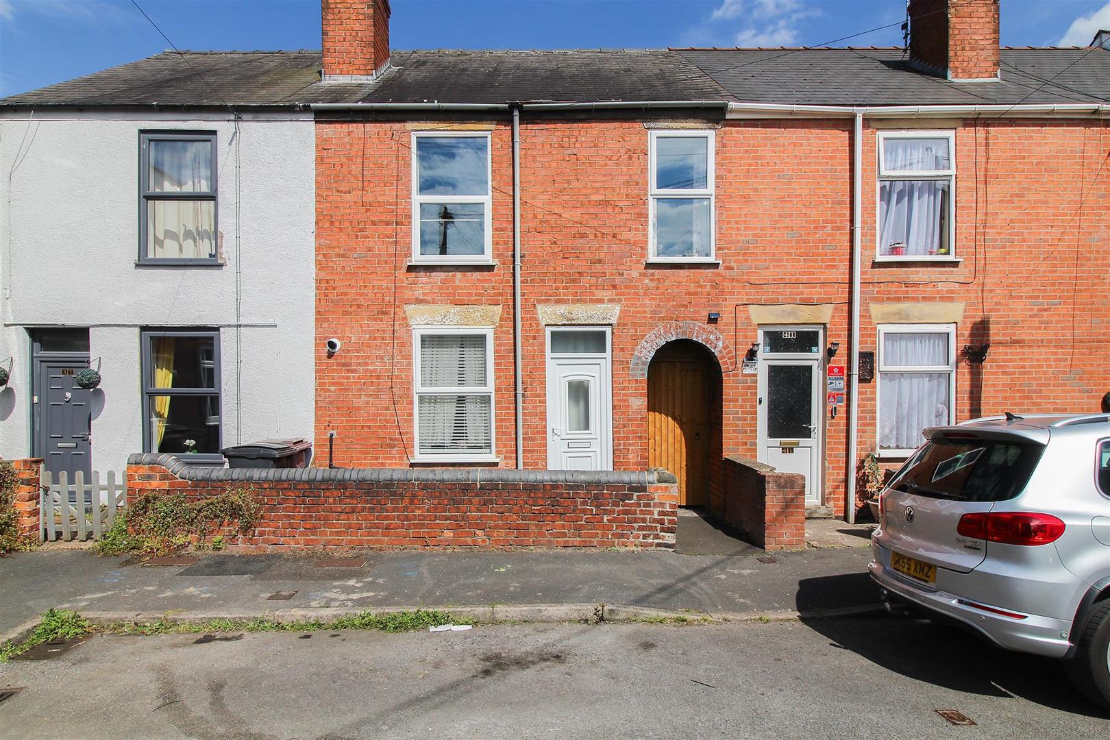 3 bed property in Chapel Road, Chesterfield